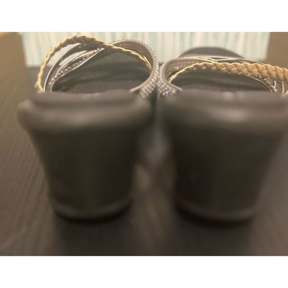 Sketchers Sandals Size 8 - Picture 3 of 6